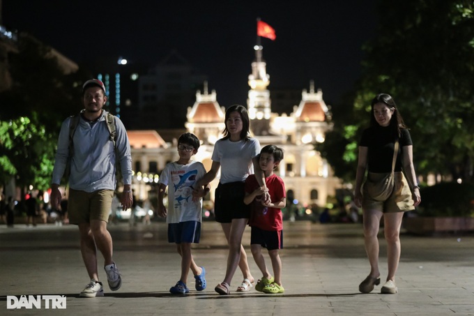 HCM City's bustling nightlife - 7 HCM City's bustling nightlife - 7