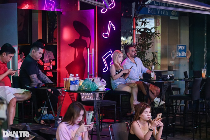 HCM City's bustling nightlife - 9 HCM City's bustling nightlife - 9