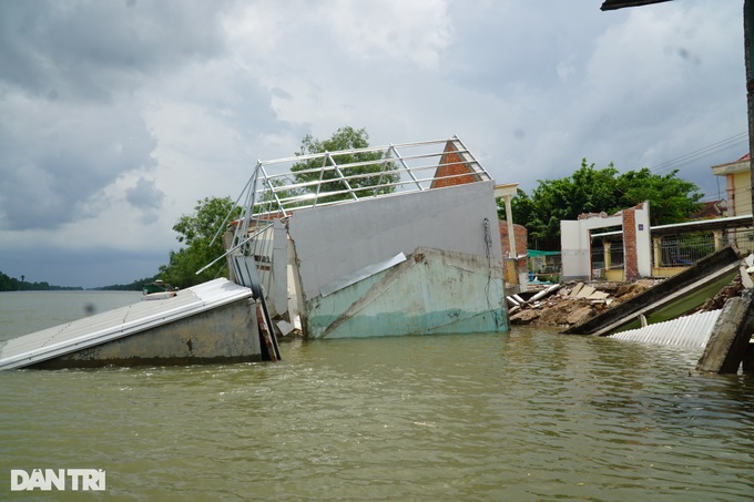 Erosion ravages Mekong Delta localities - 2