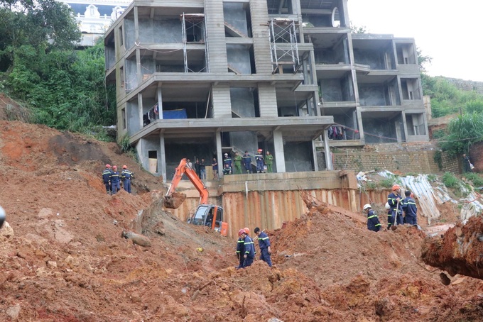 Two dead, five injured in Dalat landslide - 4 Two dead, five injured in Dalat landslide - 4