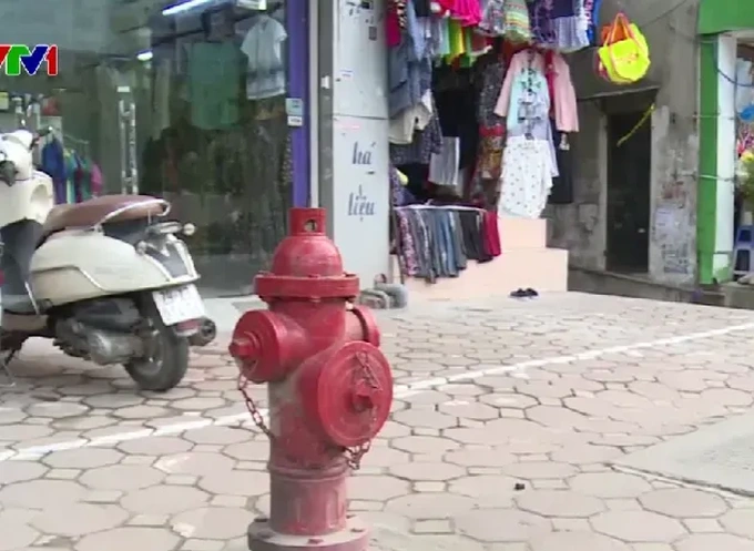 Hanoi alleys to get upgraded firefighting equipment - 1