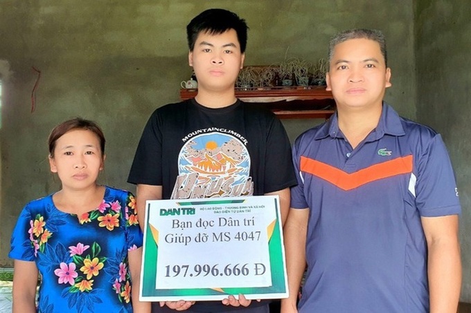 Dantri/DTiNews readers support orphaned student - 1