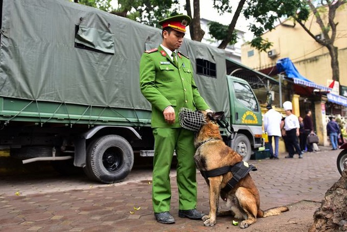 North  Korean leader welcomed in Hanoi - 12