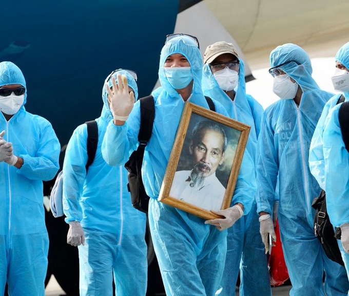 Repatriation flight from Equatorial Guinea lands in Vietnam - 3