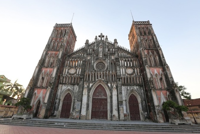 Northern Basilica attracts visitors - 1