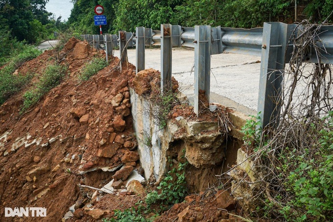 More areas in Danang face landslides following heavy rains - 2 More areas in Danang face landslides following heavy rains - 2