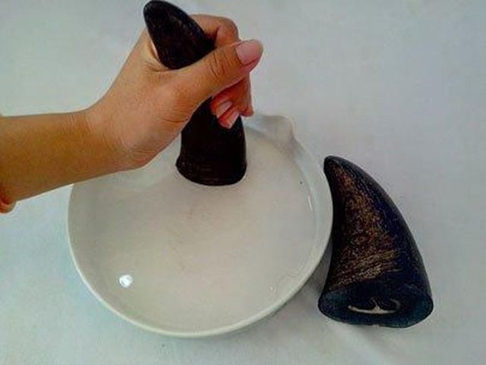 HCM City little boy poisoned after drinking rhino horn power - 1