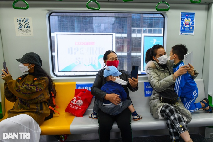 Hanoi metro passenger numbers fall after ticket sales begin - 8