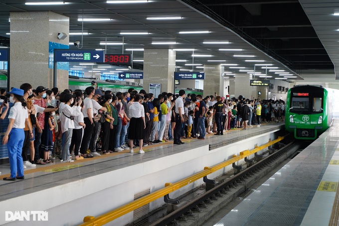 Hanoi metro serves 5 million passengers in 10 months - 1 Hanoi metro serves 5 million passengers in 10 months - 1