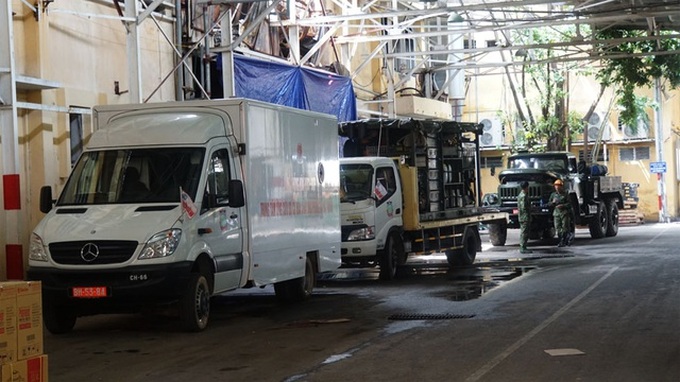 Detoxification work at Hanoi burnt-down light bulb firm begins - 2