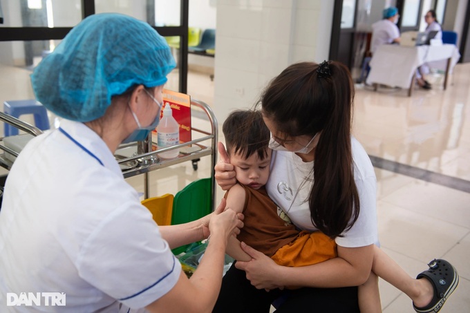Hanoi ​s​launches measles vaccination campaign - 1