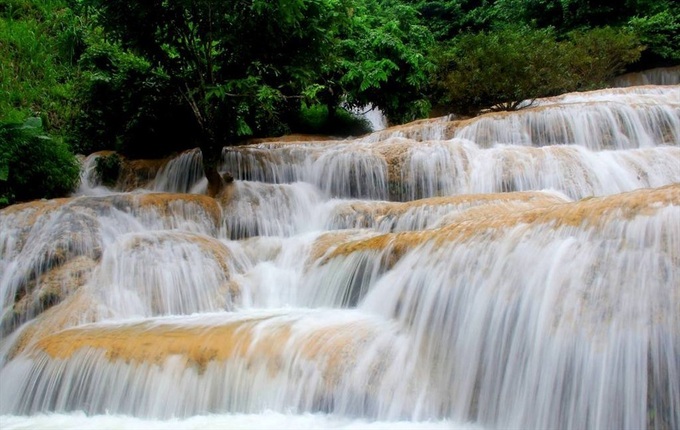 Thanh Hoa waterfall recognised as tourist site - 3