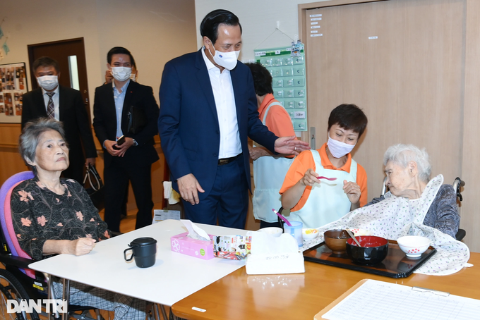 Labour minister visits Vietnamese trainee nurses in Japan - 3
