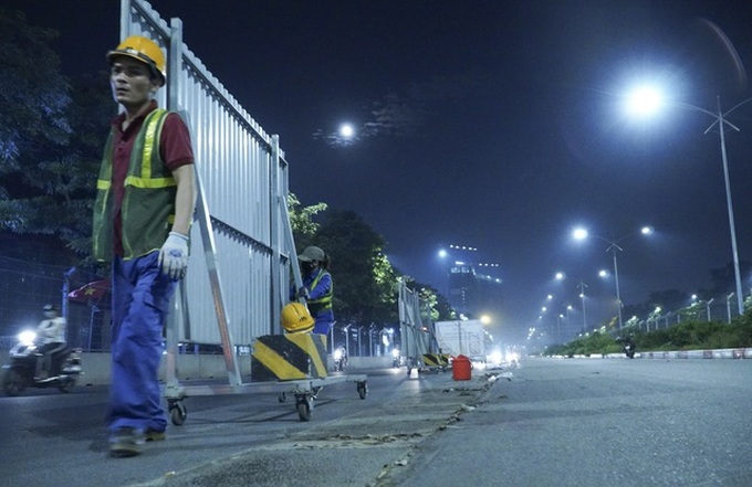 Hanoi’s F1 racetrack fences removed - 2 Hanoi’s F1 racetrack fences removed - 2