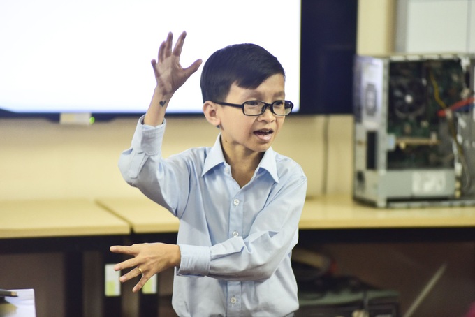 Tiny teacher inspires disabled - 3