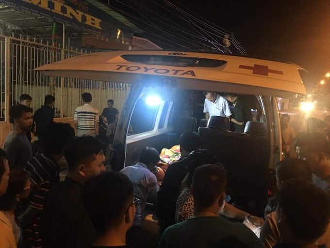 Four tourists drown at Binh Thuan beach - 1