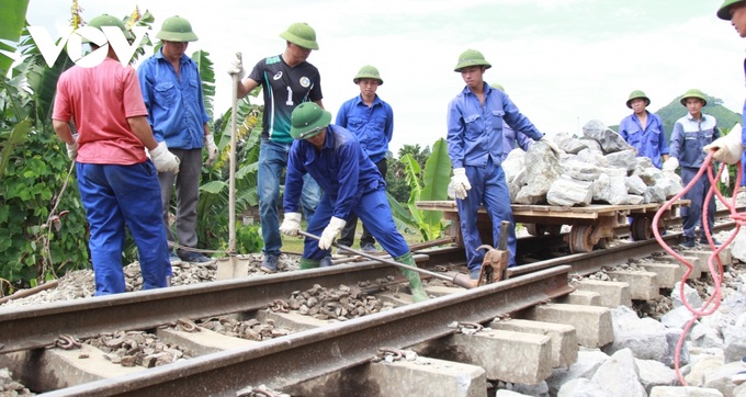 Hanoi-Lao Cai railway reopens after two-day closure - 1