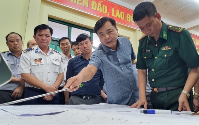 Search continues for missing fishermen in Quang Nam - 1