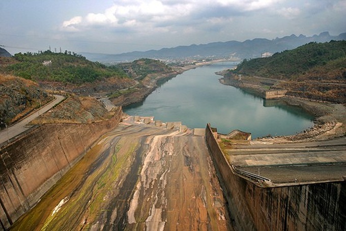 Hoa Binh Hydropower Plant warns of water shortage - 1