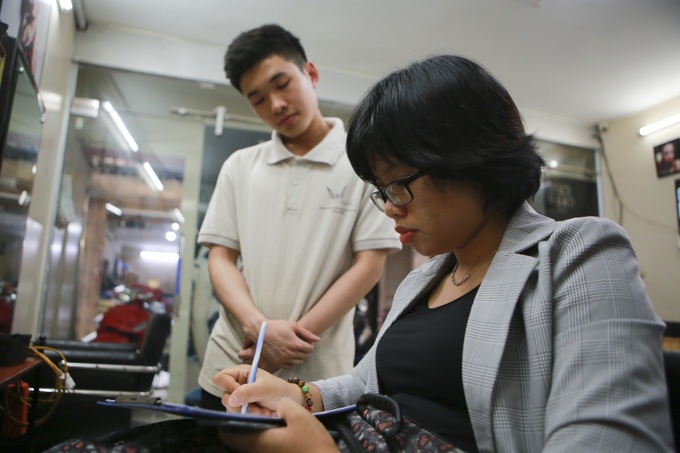 Deaf hairdresser opens free courses for disabled people - 2 Deaf hairdresser opens free courses for disabled people - 2