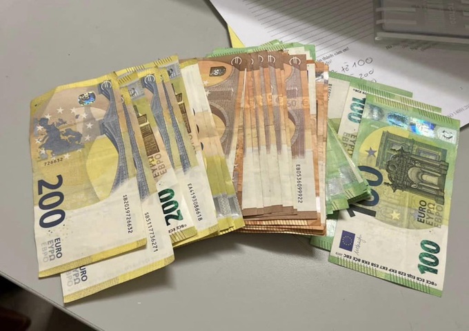 Hanoi airport returns wallet containing thousands of Euro - 2