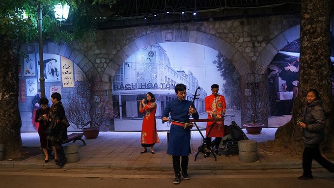 Hanoi flower market opened for Tet - 5