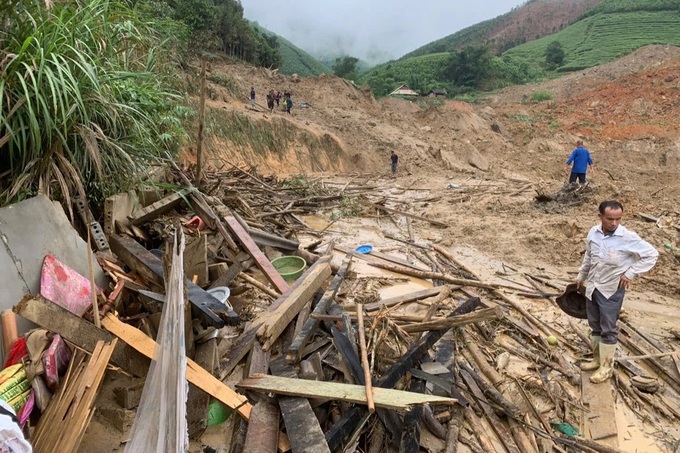 Relief aid transported by rail to flood-hit localities - 1