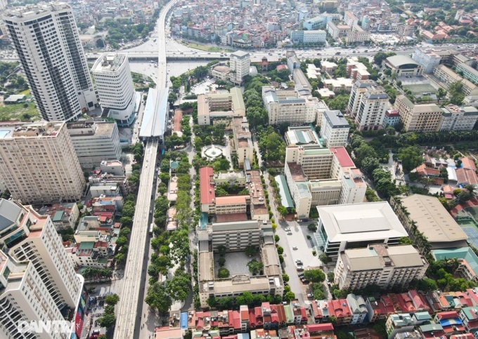 Sluggish university relocation worsens Hanoi traffic - 1
