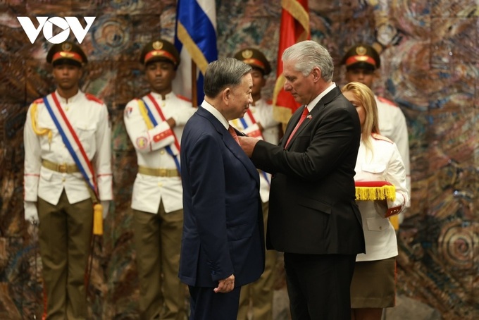 Vietnamese leader To Lam honoured with Cuba’s Jose Marti Order - 1