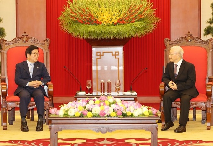 Top leader receives visiting speaker of RoK’s parliament - 1