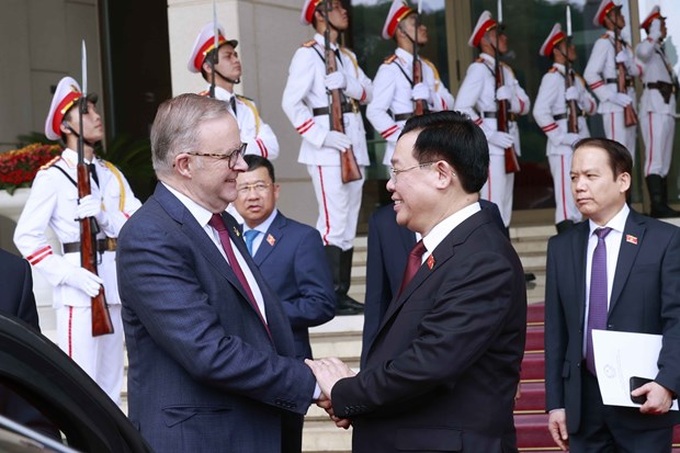 Top legislator of Vietnam meets with visiting Australian PM - 1