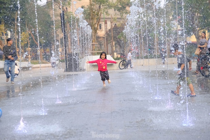 Hang Dau flower garden gets facelift - 4 Hang Dau flower garden gets facelift - 4