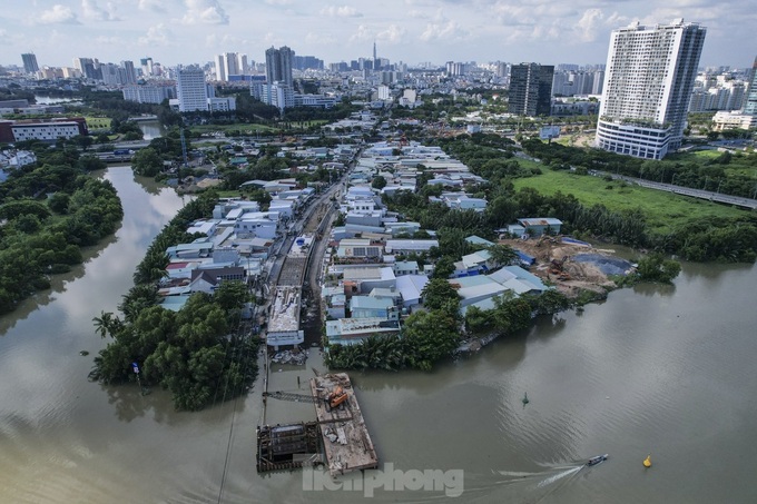 HCM City bridge nears completion, expects to ease congestion - 1