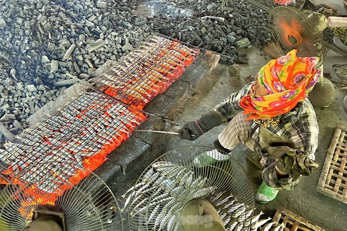 Nghe An’s famous grilled fish village - 3