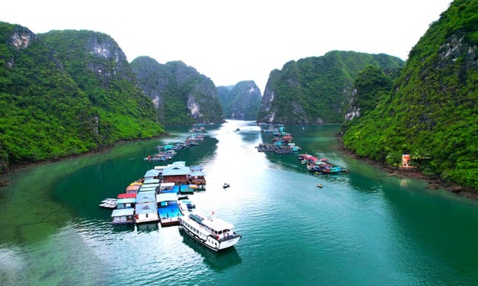 Ha Long Bay receives over 610,000 visitors in Q1 - 1 Ha Long Bay receives over 610,000 visitors in Q1 - 1