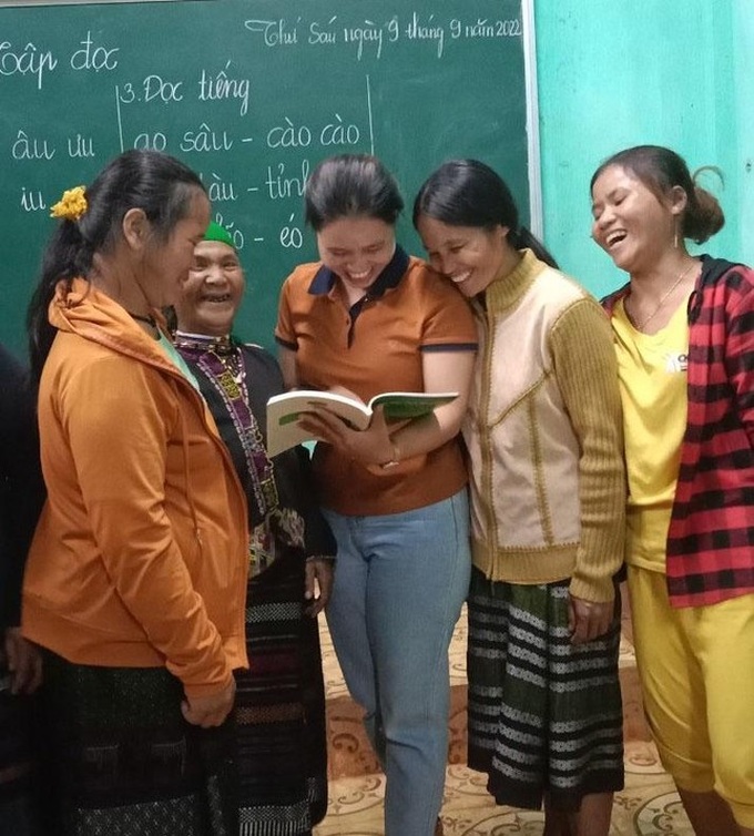 Lao women have Vietnamese classes in Quang Tri - 3