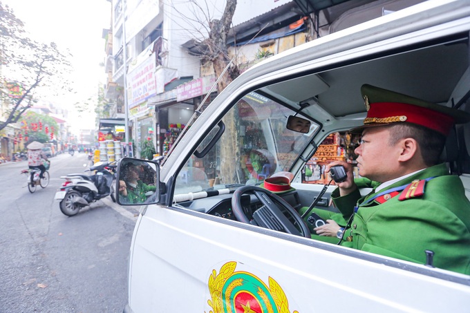 Hanoi cracks down pavement violations - 1