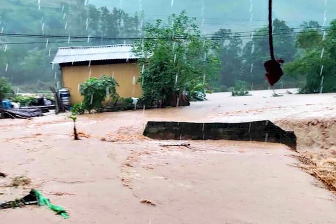 Mountainous Lang Son areas isolated by rising floods - 2