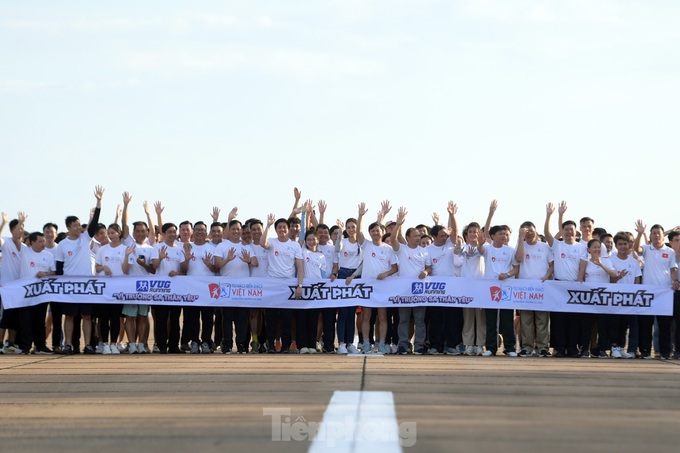 Youth delegation enjoys Spratly Islands trip - 6