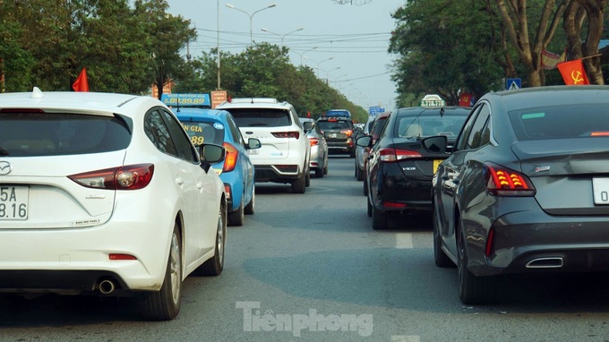 Haiphong beaches jammed with visitors - 5 Haiphong beaches jammed with visitors - 5