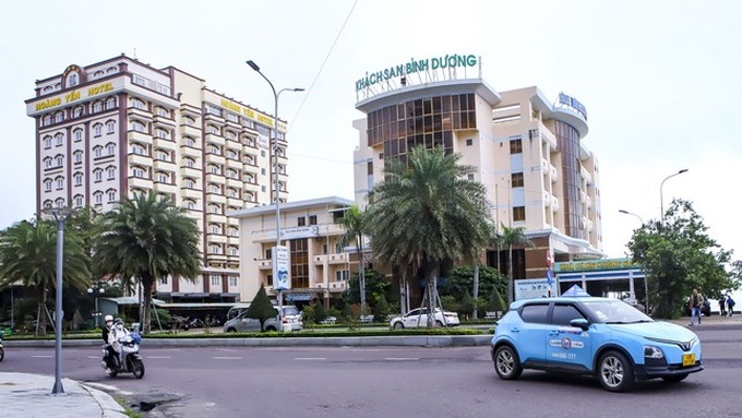 Binh Dinh pays over VND 43 billion to reclaim beach - 1 Binh Dinh pays over VND 43 billion to reclaim beach - 1