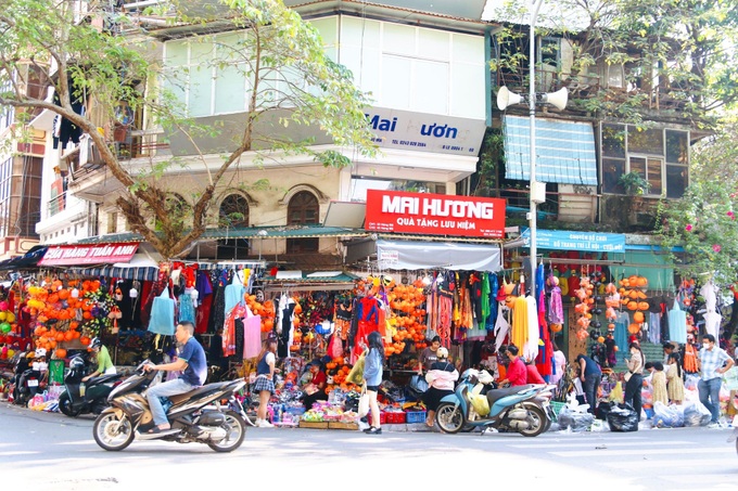 Halloween atmosphere haunts Hanoi street - 1 Halloween atmosphere haunts Hanoi street - 1