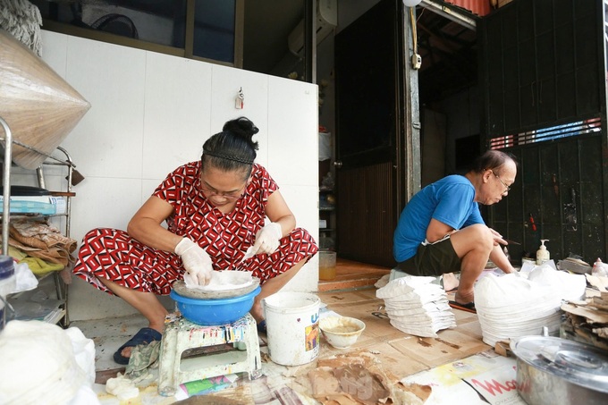 Hanoi’s last Old Quarter paper mask artisans - 1