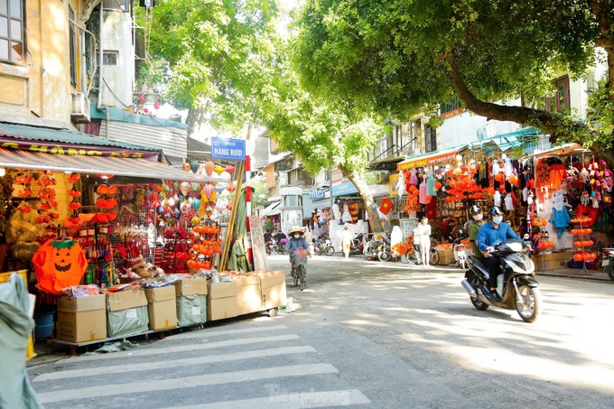 Hanoi filled with Halloween spirit - 1