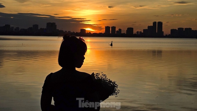 Beautiful Hanoi lake during sunset - 5