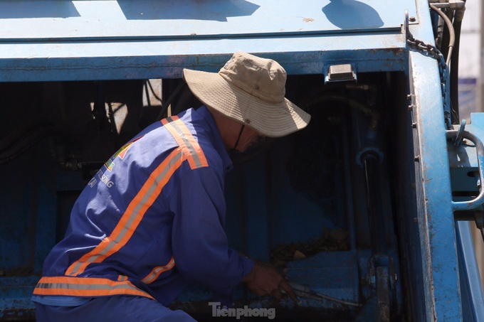 HCM City faces scorching hot weather - 3