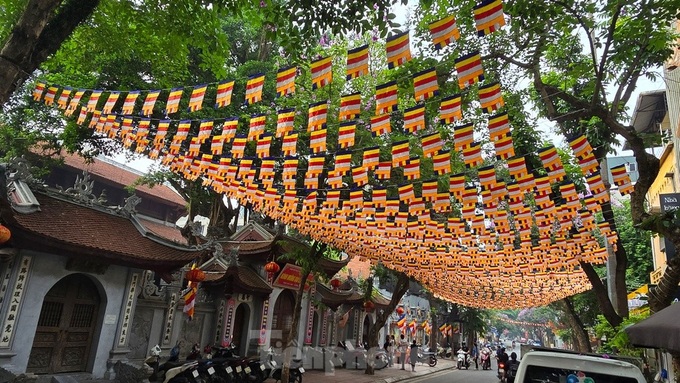 Buddha’s birthday atmosphere in Hanoi - 1