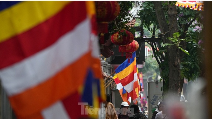 Buddha’s birthday atmosphere in Hanoi - 6