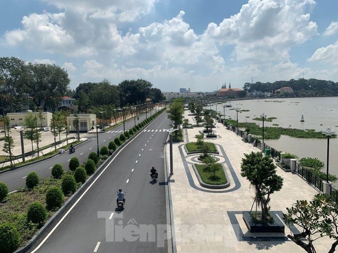 Binh Duong launches pedestrian street by Saigon River - 2