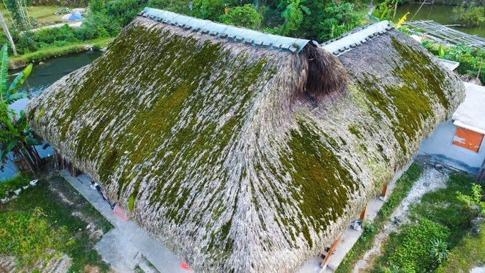 Beautiful moss-covered stilt houses in Ha Giang - 3